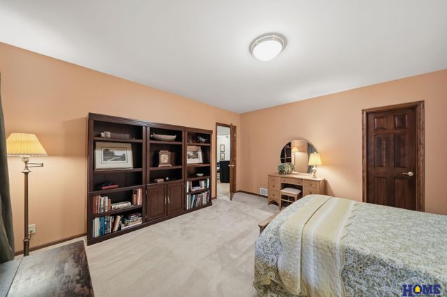 6425 Lone Tree Drive, Lincoln, NE 68512