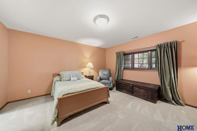 6425 Lone Tree Drive, Lincoln, NE 68512