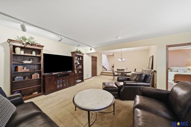 6425 Lone Tree Drive, Lincoln, NE 68512