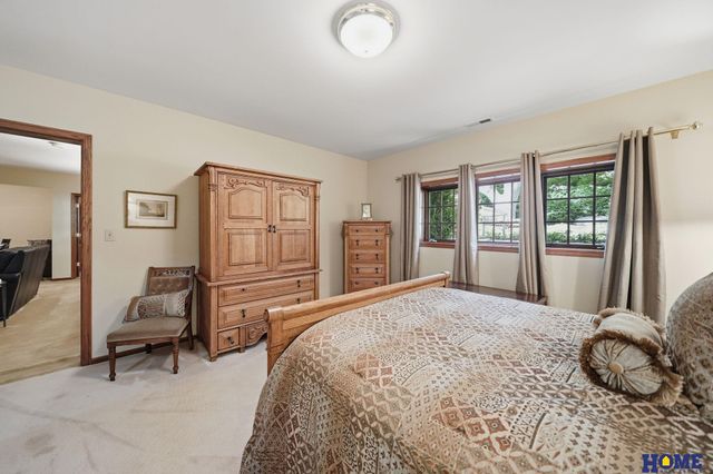6425 Lone Tree Drive, Lincoln, NE 68512
