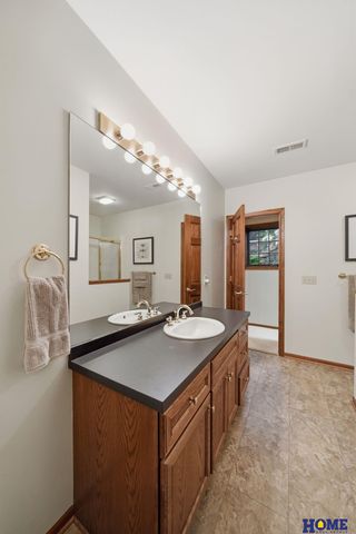 6425 Lone Tree Drive, Lincoln, NE 68512