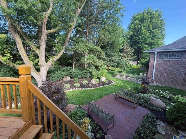 6425 Lone Tree Drive, Lincoln, NE 68512