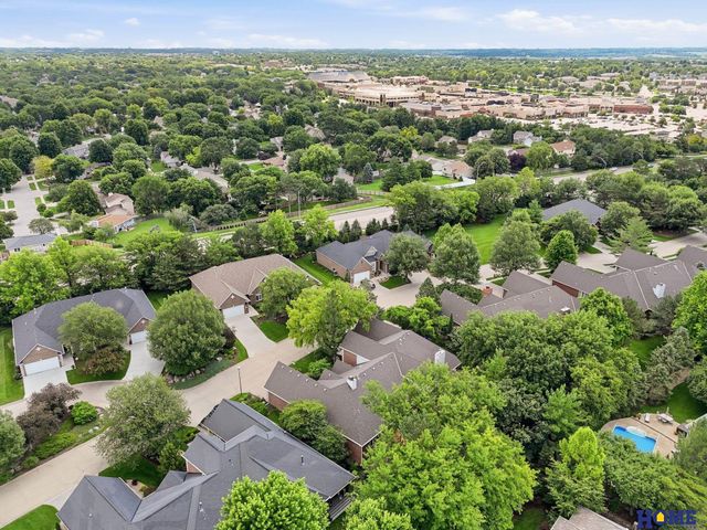 6425 Lone Tree Drive, Lincoln, NE 68512