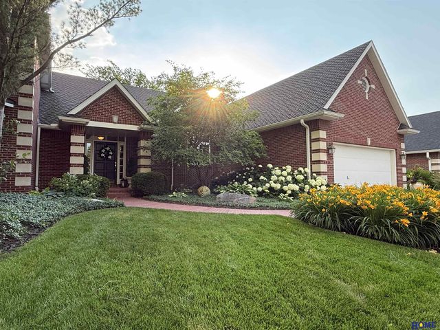 6425 Lone Tree Drive, Lincoln, NE 68512