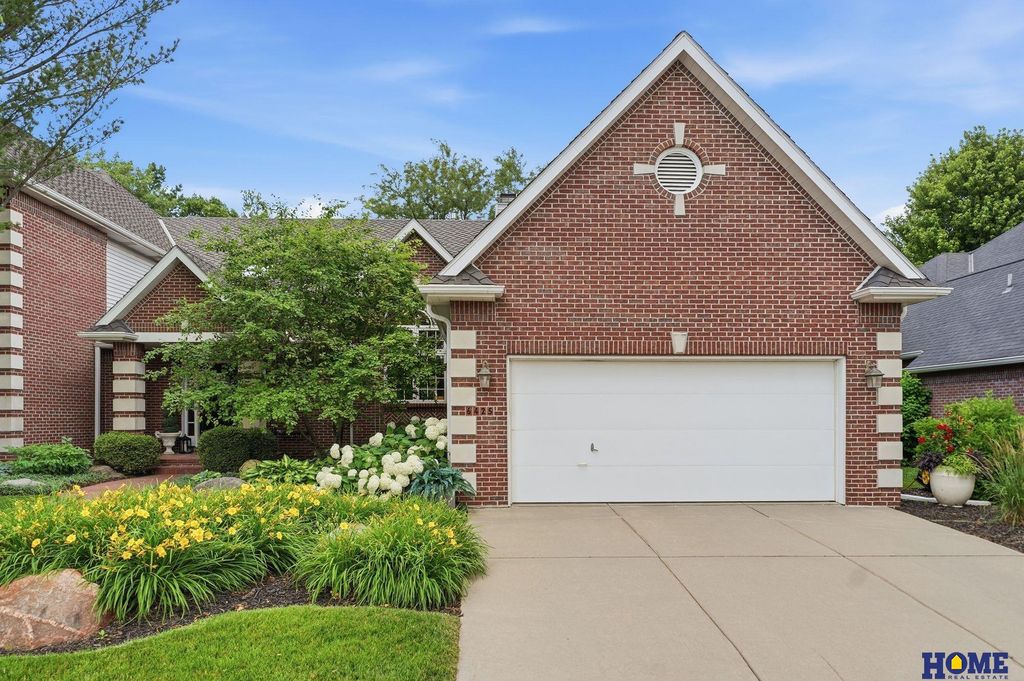 6425 Lone Tree Drive, Lincoln, NE 68512