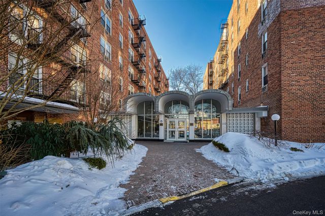 54-40 Little Neck Parkway 6G, Little Neck, NY 11362