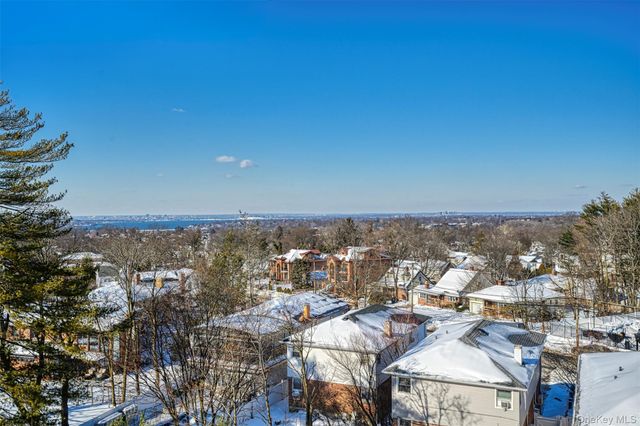 54-40 Little Neck Parkway 6G, Little Neck, NY 11362