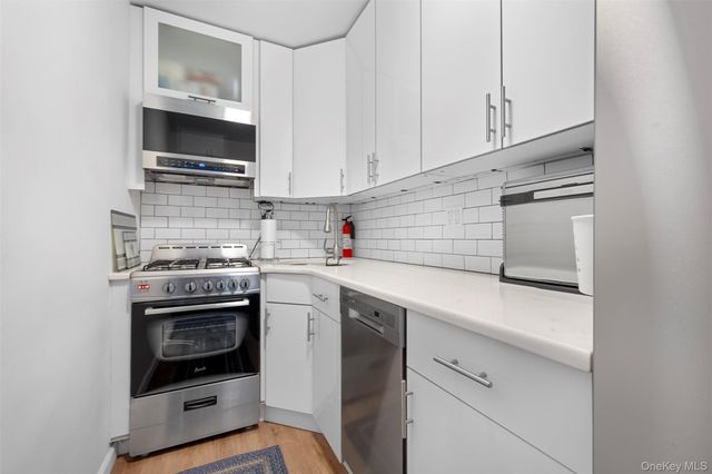 54-40 Little Neck Parkway 6G, Little Neck, NY 11362