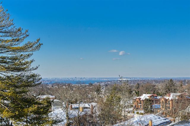 54-40 Little Neck Parkway 6G, Little Neck, NY 11362