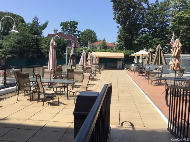 54-40 Little Neck Parkway 6G, Little Neck, NY 11362