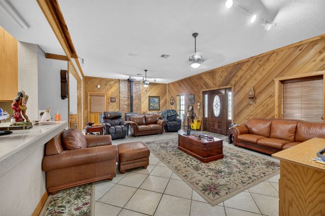 1053 ACR 499, Athens, TX 75751