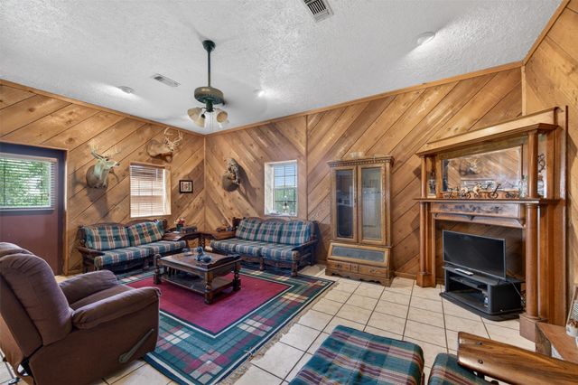 1053 ACR 499, Athens, TX 75751