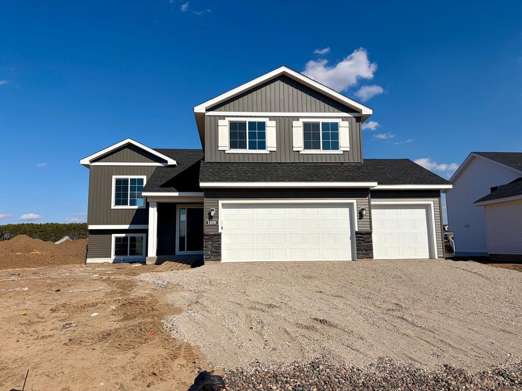 1400 Woods Road NE, Isanti, MN 55040