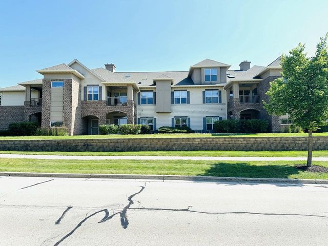 3053 W Drexel AVENUE #110, Franklin, WI 53132