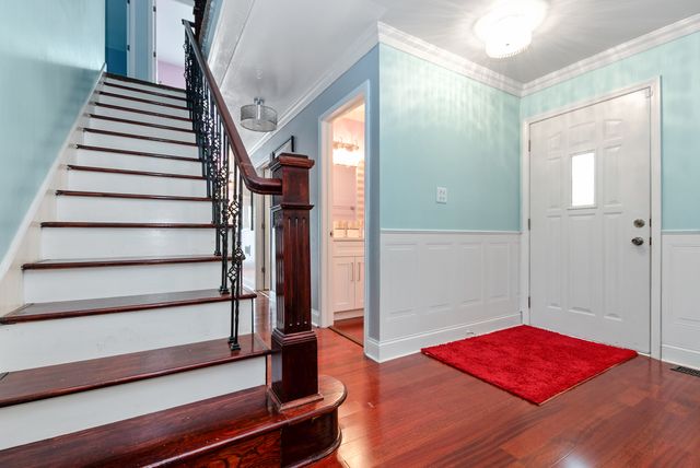 13 Oakview Road, Matteson, IL 60443