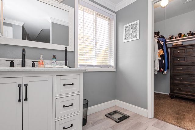 13 Oakview Road, Matteson, IL 60443