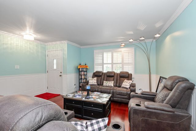 13 Oakview Road, Matteson, IL 60443