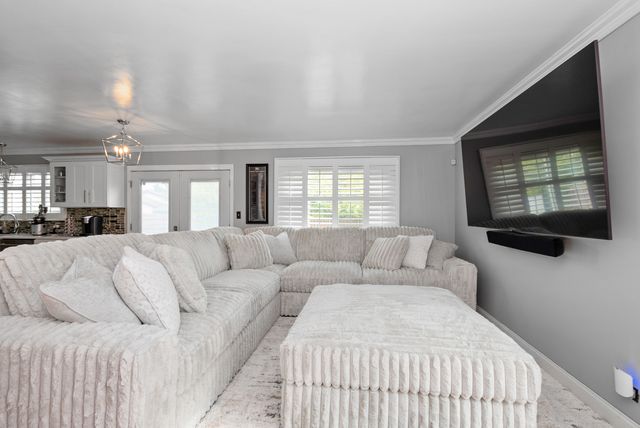 13 Oakview Road, Matteson, IL 60443