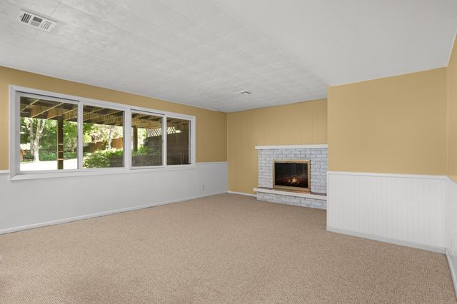 8720 45th Avenue N, New Hope, MN 55428