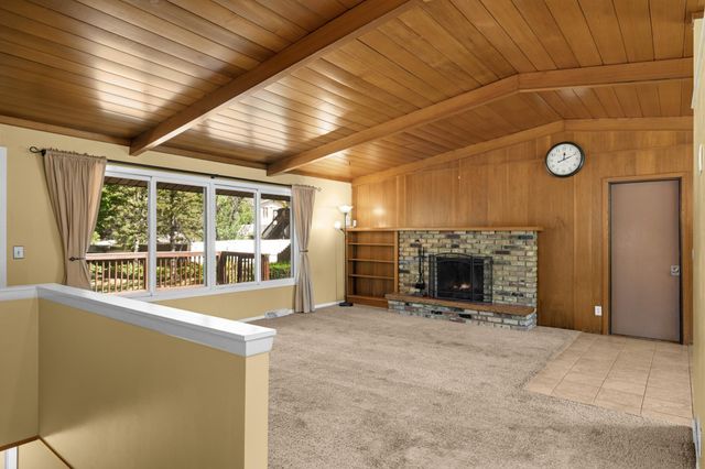 8720 45th Avenue N, New Hope, MN 55428