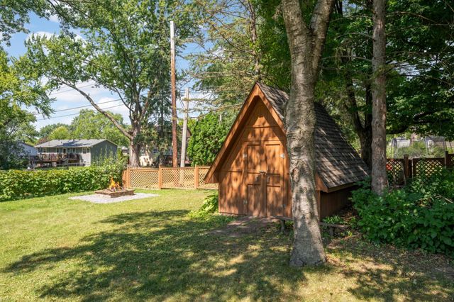 8720 45th Avenue N, New Hope, MN 55428