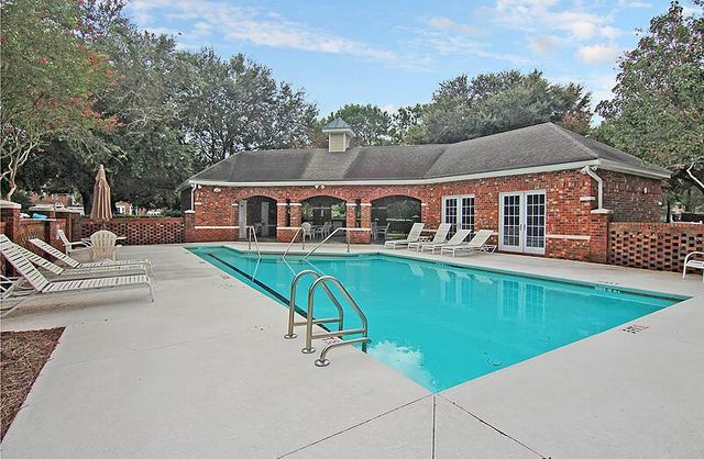 725 Natchez Circle, Mount Pleasant, SC 29464