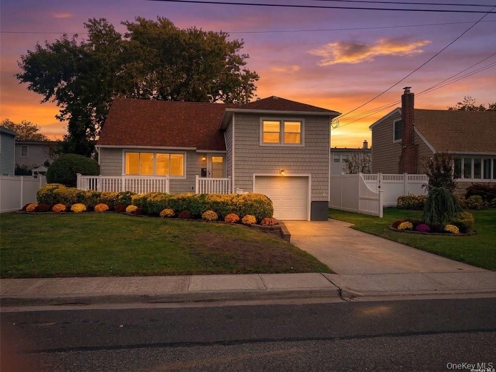 240 Lincoln Avenue, Island Park, NY 11558 — photo 2
