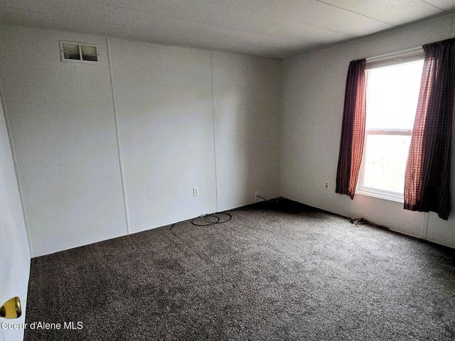 31889 N 4th AVE, Spirit Lake, ID 83869