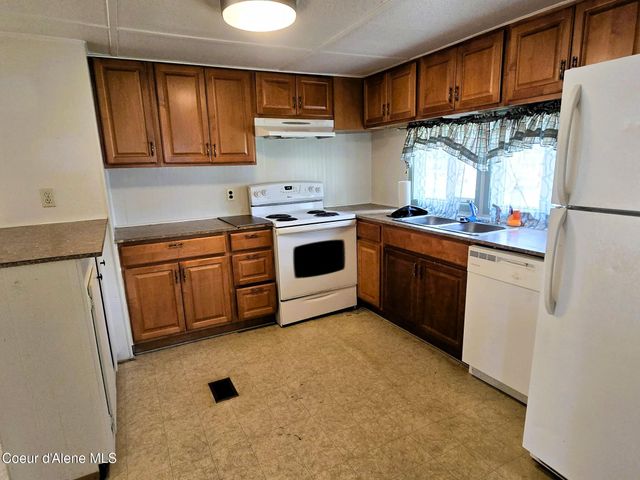 31889 N 4th AVE, Spirit Lake, ID 83869