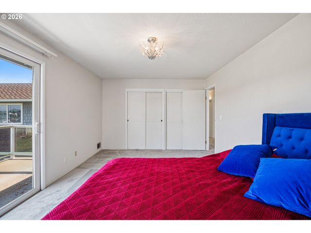 520 N HAYDEN BAY Dr, Portland, OR 97217