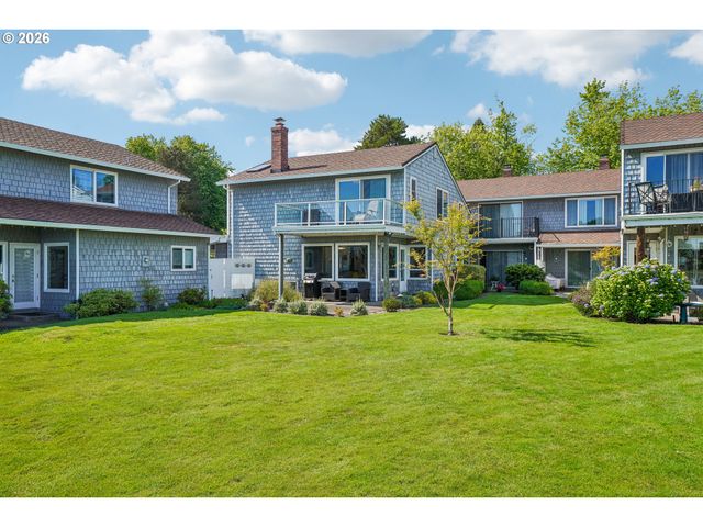 520 N HAYDEN BAY Dr, Portland, OR 97217