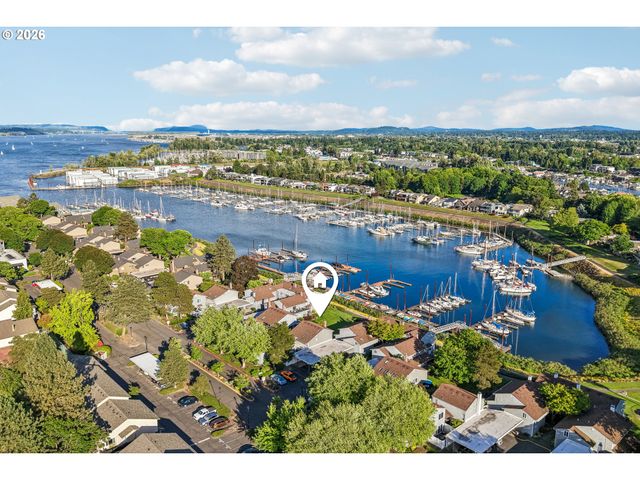 520 N HAYDEN BAY Dr, Portland, OR 97217