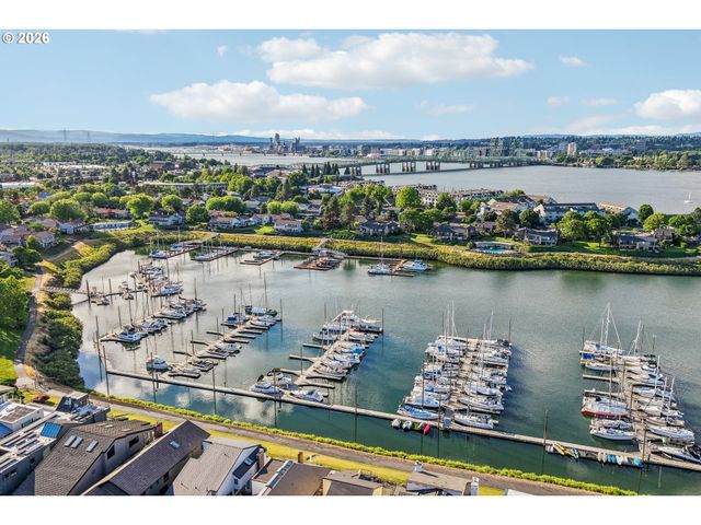 520 N HAYDEN BAY Dr, Portland, OR 97217