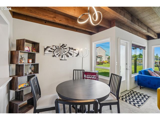 520 N HAYDEN BAY Dr, Portland, OR 97217