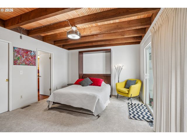 520 N HAYDEN BAY Dr, Portland, OR 97217