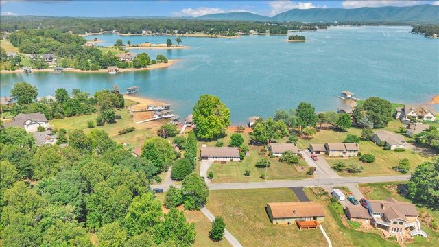 269 Key Lakewood DR, Moneta, VA 24121