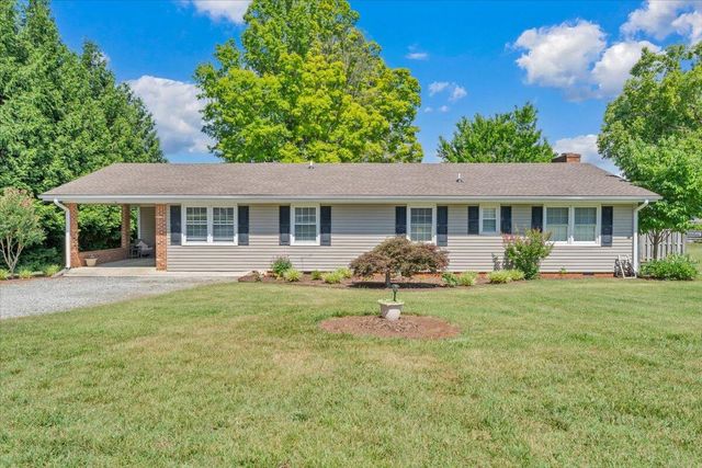 269 Key Lakewood DR, Moneta, VA 24121