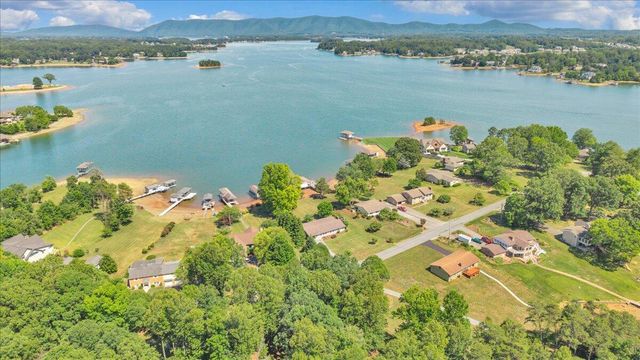 269 Key Lakewood DR, Moneta, VA 24121