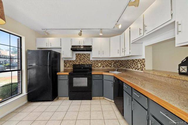 19 Moore Lane 11B, Washingtonville, NY 10992