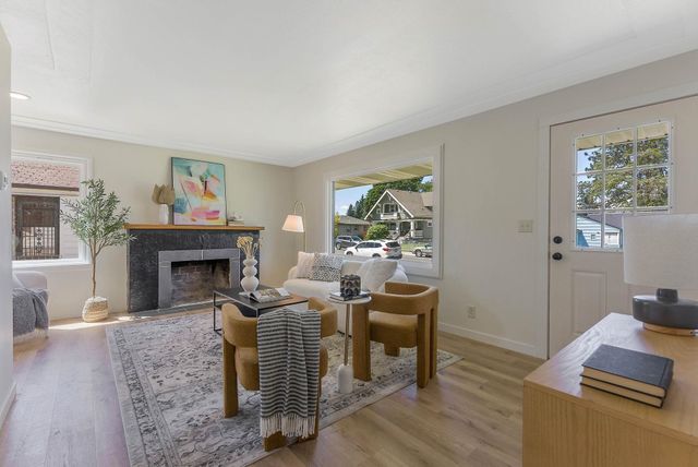 5222 N N Howard St, Spokane, WA 99205