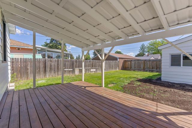 5222 N N Howard St, Spokane, WA 99205