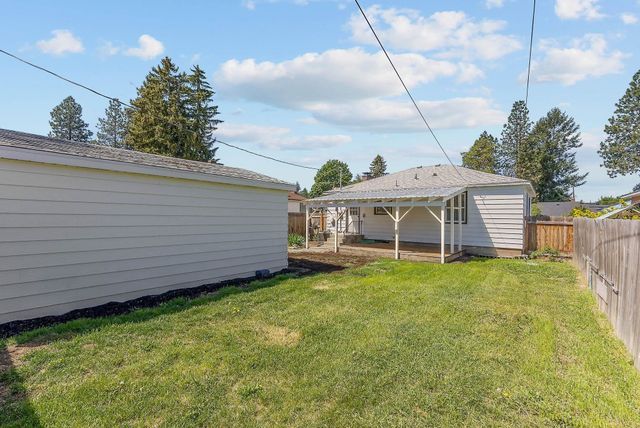 5222 N N Howard St, Spokane, WA 99205