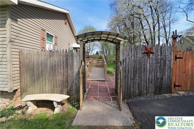 1734 Hamilton Avenue, Salisbury Twp, PA 18015
