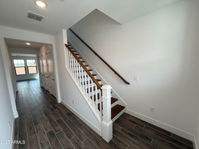 2410 W Los Arboles Place, Chandler, AZ 85224