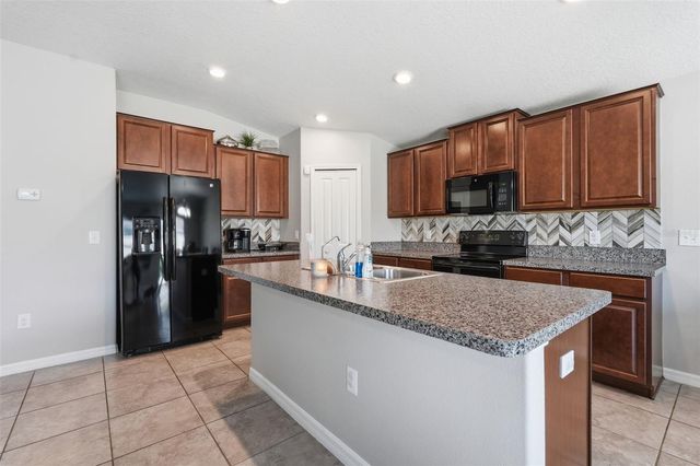 16902 PEACEFUL VALLEY DRIVE, Wimauma, FL 33598