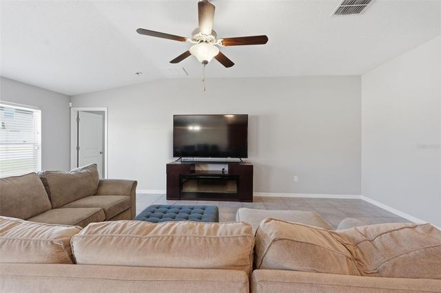 16902 PEACEFUL VALLEY DRIVE, Wimauma, FL 33598