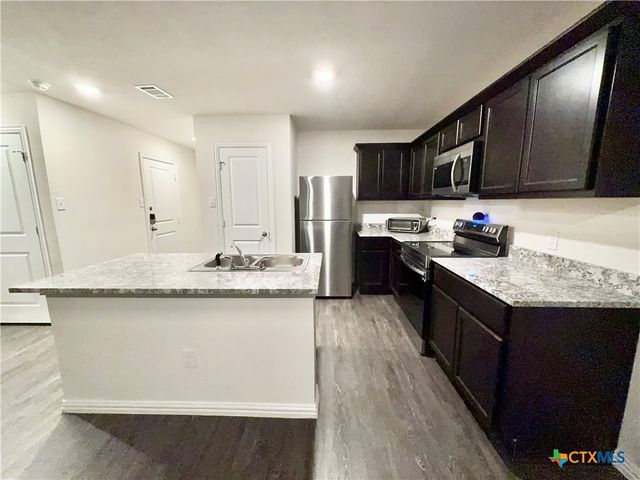 1411 N 10th Street, Killeen, TX 76541