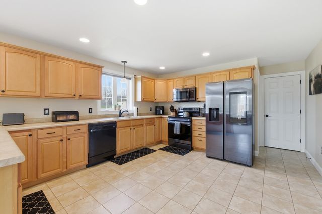 15 Baer Road, Rollinsford, NH 03869