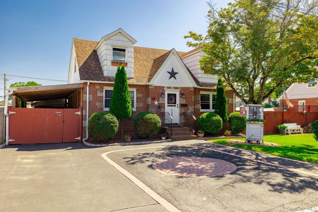 733 9th Street, West Babylon, NY 11704 — exterior