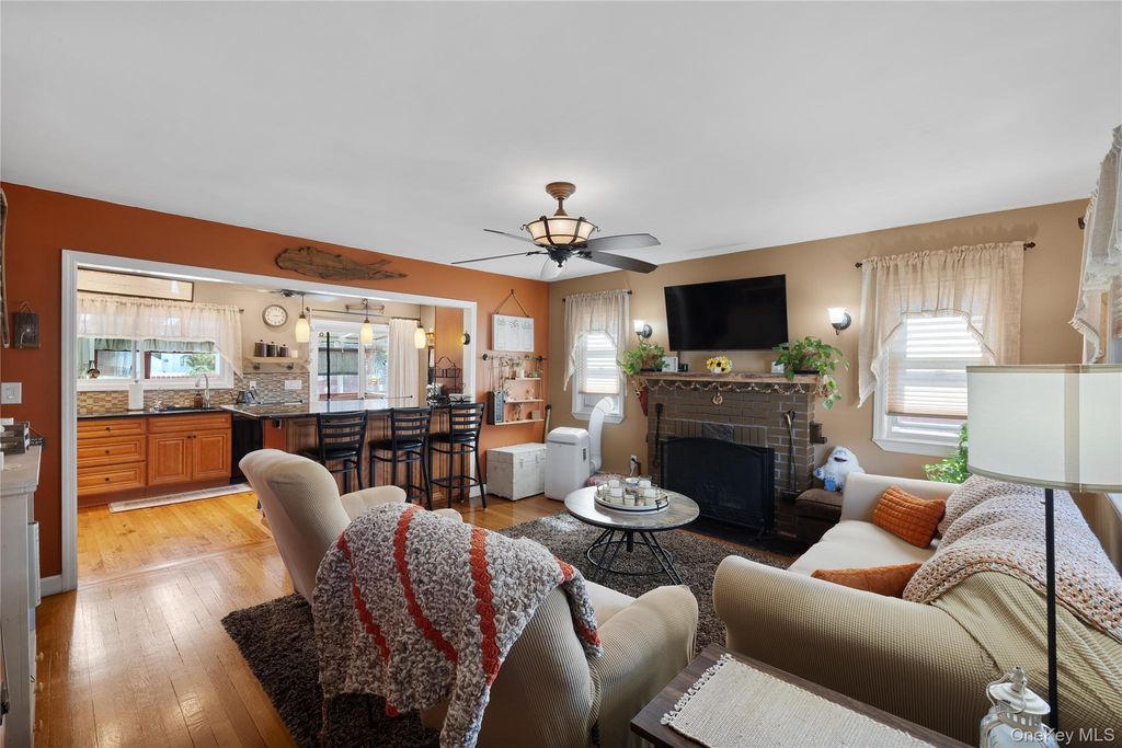 733 9th Street, West Babylon, NY 11704 — photo 3